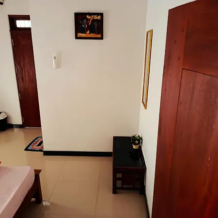 Mountain Bliss Villa Peradeniya-3